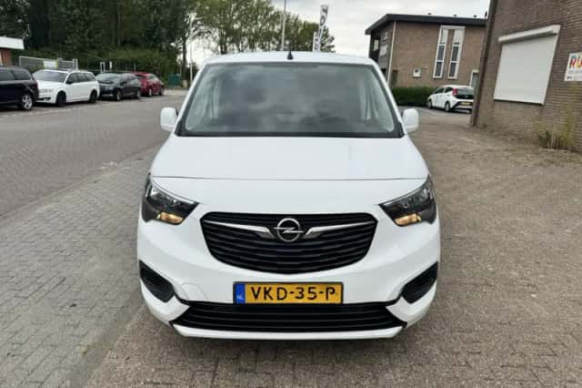 Opel Combo (2021) thumbnail 2