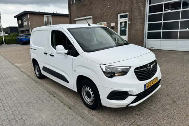 Opel Combo (2021) thumbnail 3