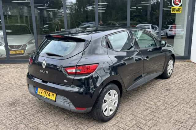Renault Clio (2016) thumbnail 5