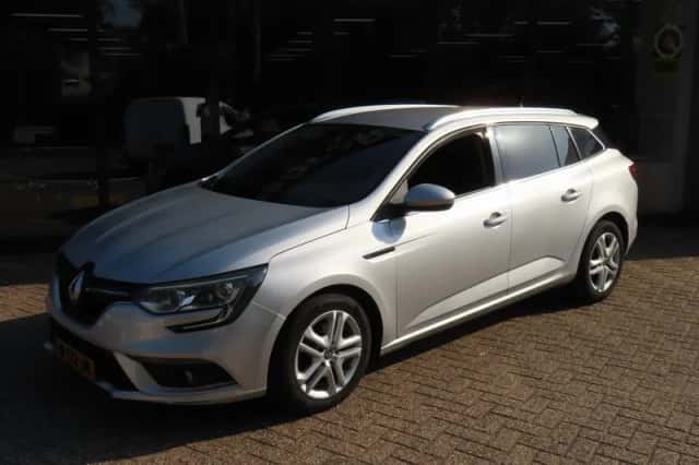 Renault Mégane (2018) thumbnail 2