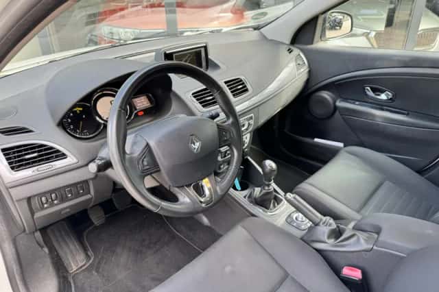 Renault Mégane (2015) thumbnail 5