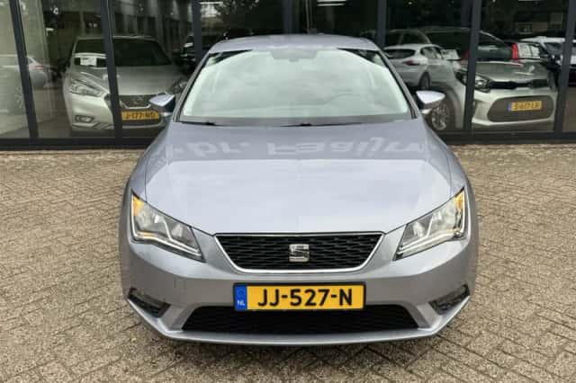 SEAT Leon (2016) thumbnail 3