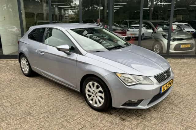 SEAT Leon (2016) thumbnail 4