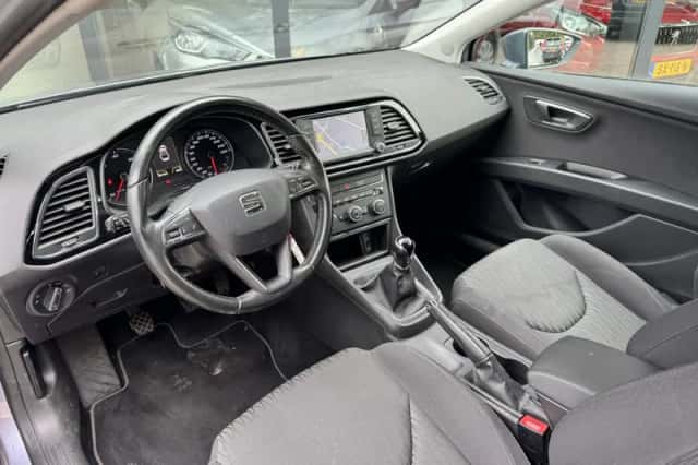 SEAT Leon (2016) thumbnail 5