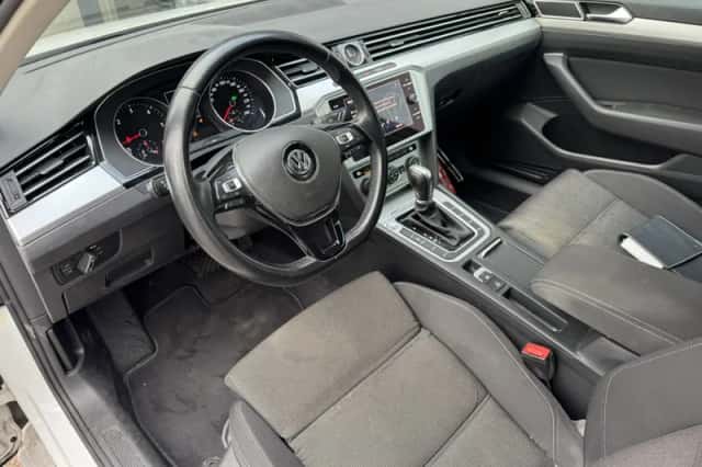 Volkswagen Passat (2019) thumbnail 6