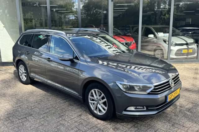 Volkswagen Passat (2015) thumbnail 4
