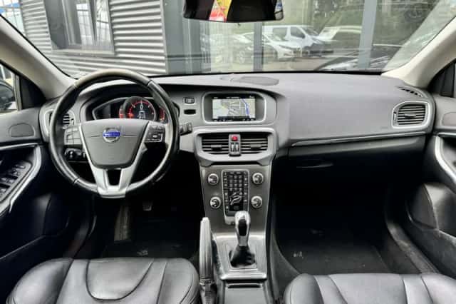 Volvo V40 (2014) thumbnail 6
