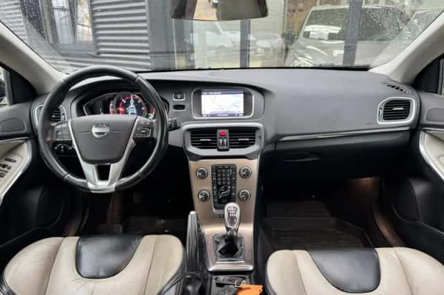 Volvo V40 (2013) thumbnail 6