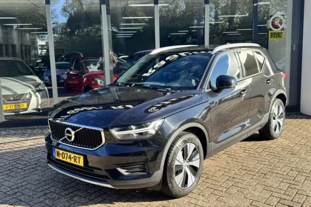 Volvo XC40 (2021) thumbnail 2