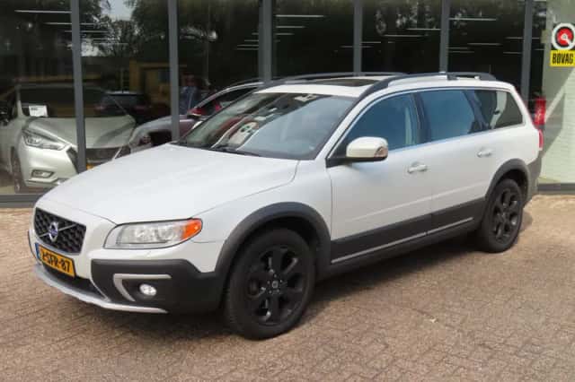 Volvo XC70 (2013) thumbnail 2
