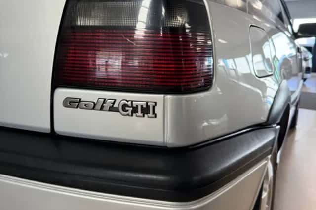 Volkswagen Golf (1994) thumbnail 4