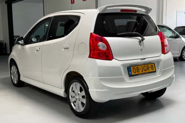 Suzuki Alto (2009) thumbnail 4