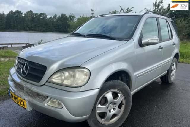 Mercedes-Benz ML-Klasse (2001) thumbnail 1