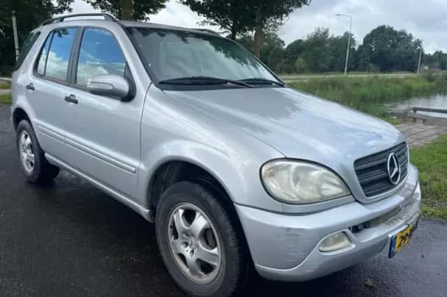 Mercedes-Benz ML-Klasse (2001) thumbnail 2