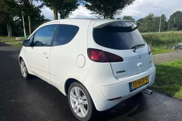 Mitsubishi Colt (2007) thumbnail 3