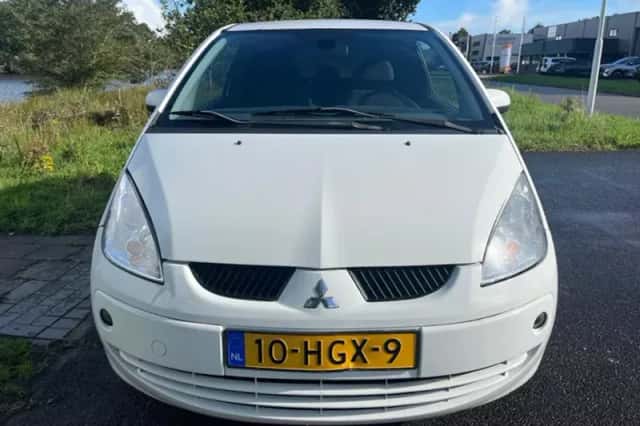 Mitsubishi Colt (2007) thumbnail 5