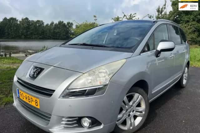 Peugeot 5008 (2011) thumbnail 1