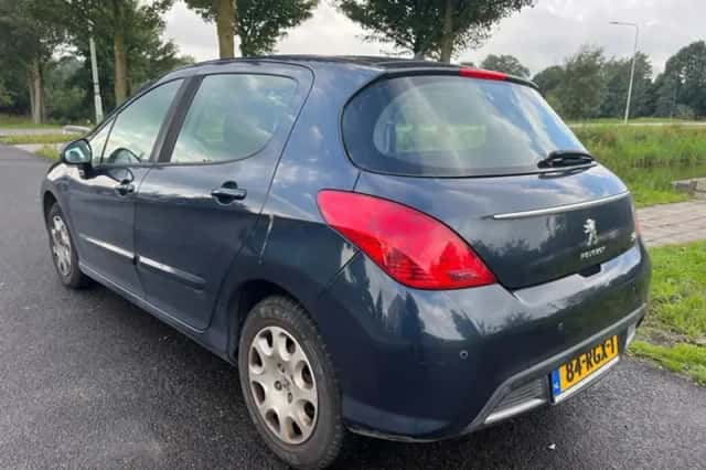 Peugeot 308 (2011) thumbnail 3