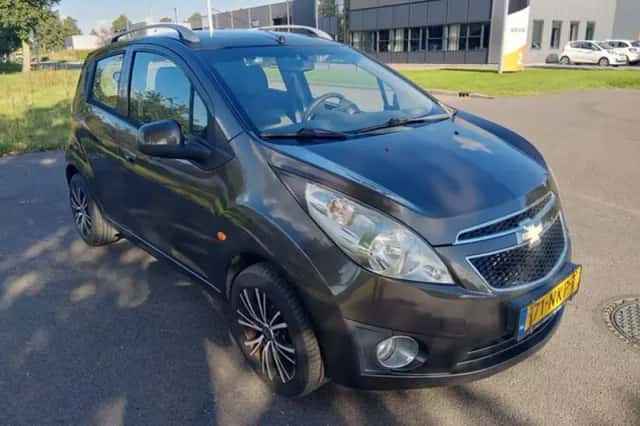 Chevrolet Spark (2010) thumbnail 2
