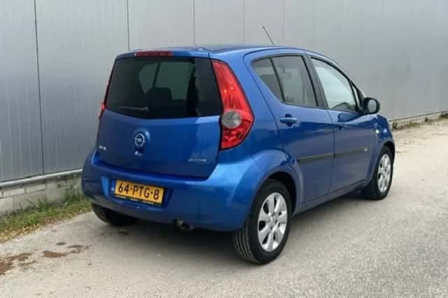 Opel Agila (2011) thumbnail 3
