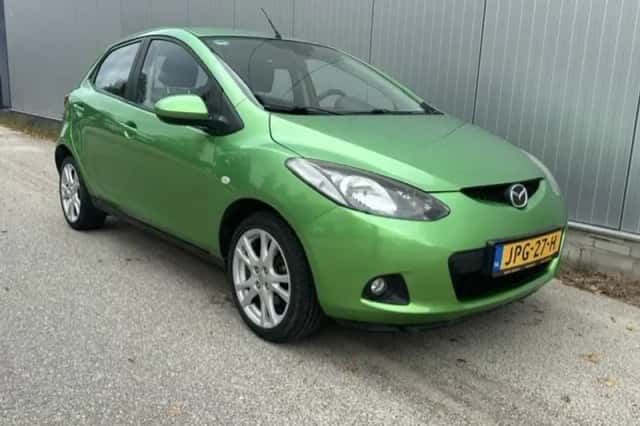 Mazda 2 (2009) thumbnail 1