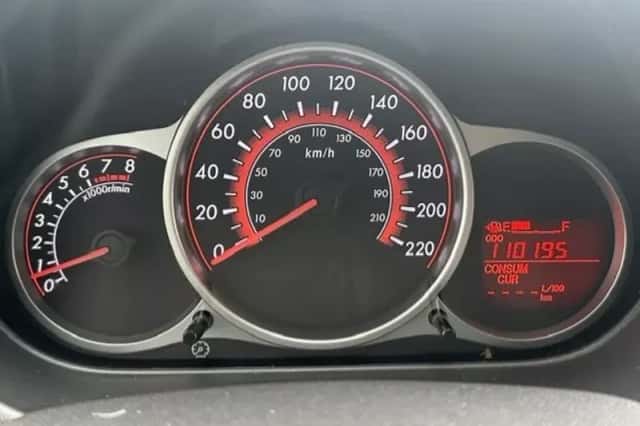 Mazda 2 (2009) thumbnail 5