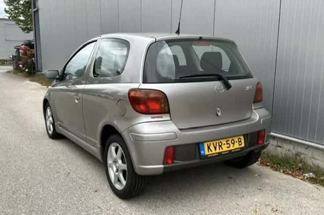 Toyota Yaris (2005) thumbnail 2