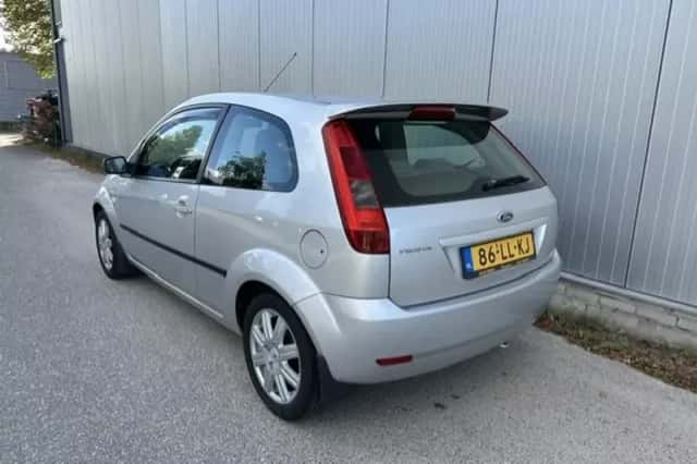 Ford Fiesta (2003) thumbnail 2