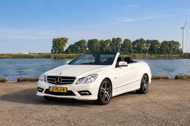 Mercedes-Benz E-Klasse (2011) thumbnail 1