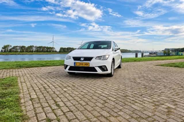 SEAT Ibiza (2019) thumbnail 5