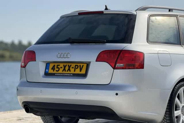 Audi A4 (2006) thumbnail 4