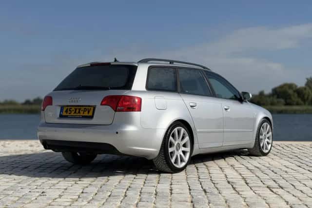 Audi A4 (2006) thumbnail 5