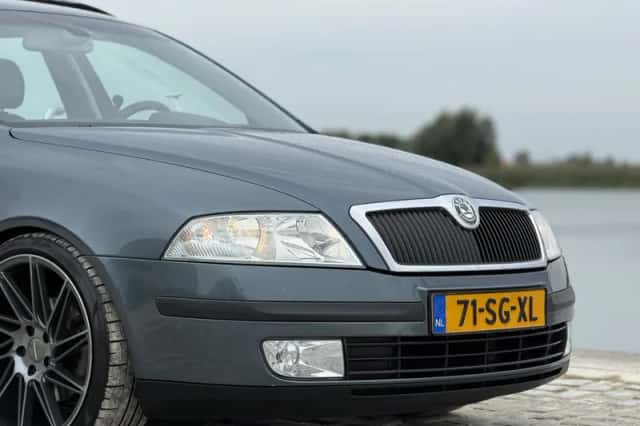 Škoda Octavia (2006) thumbnail 2
