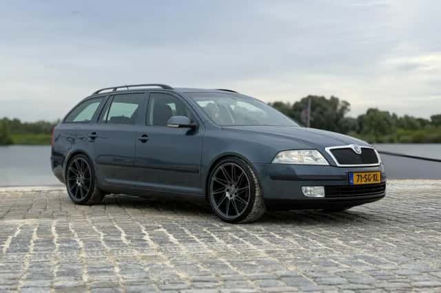 Škoda Octavia (2006) thumbnail 3