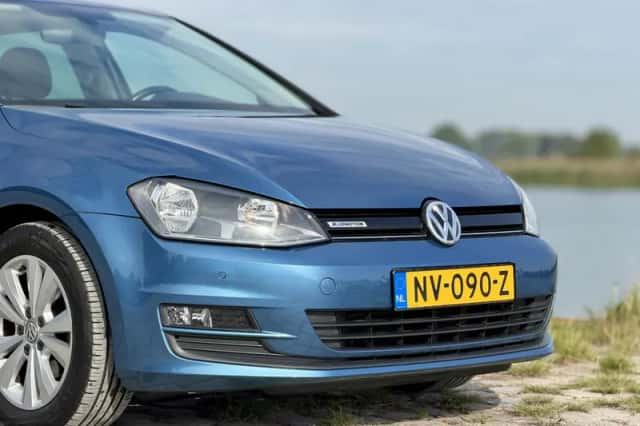 Volkswagen Golf (2017) thumbnail 2