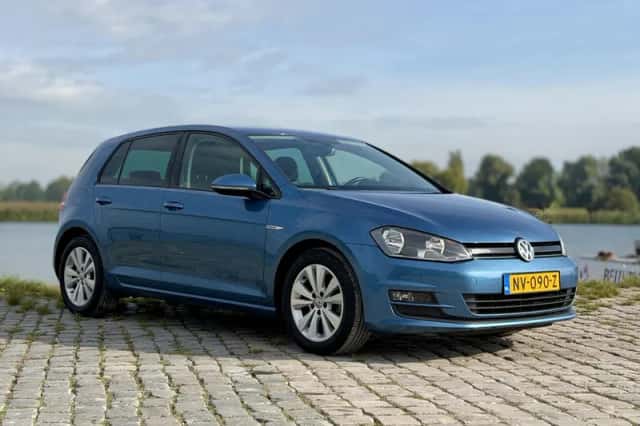 Volkswagen Golf (2017) thumbnail 3