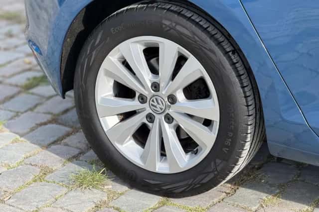 Volkswagen Golf (2017) thumbnail 6