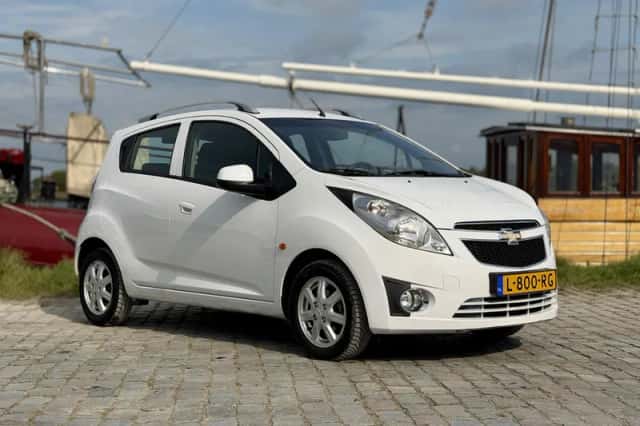 Chevrolet Spark (2011) thumbnail 3