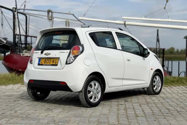 Chevrolet Spark (2011) thumbnail 5