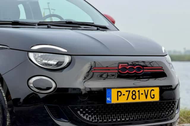 Fiat 500e (2022) thumbnail 2