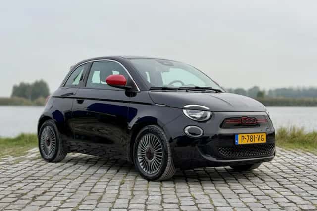Fiat 500e (2022) thumbnail 3