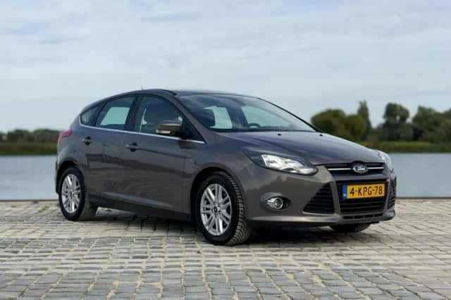 Ford Focus (2013) thumbnail 3
