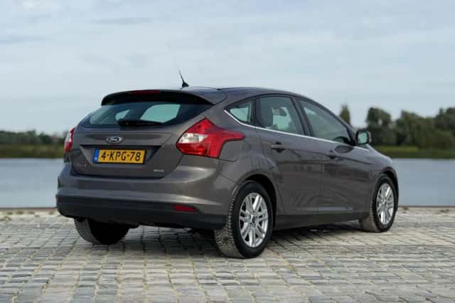 Ford Focus (2013) thumbnail 5