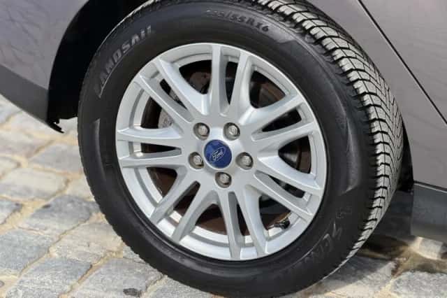 Ford Focus (2013) thumbnail 6