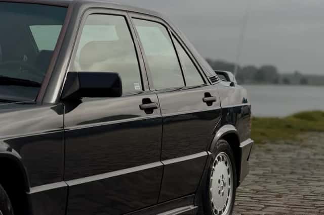 Mercedes-Benz 190-Serie (1991) thumbnail 6