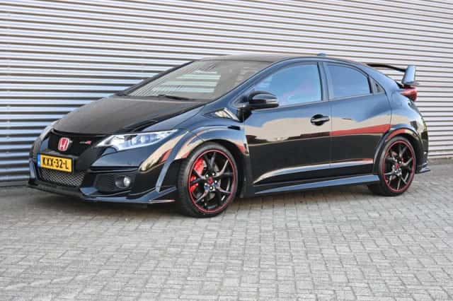 Honda Civic (2016) thumbnail 3
