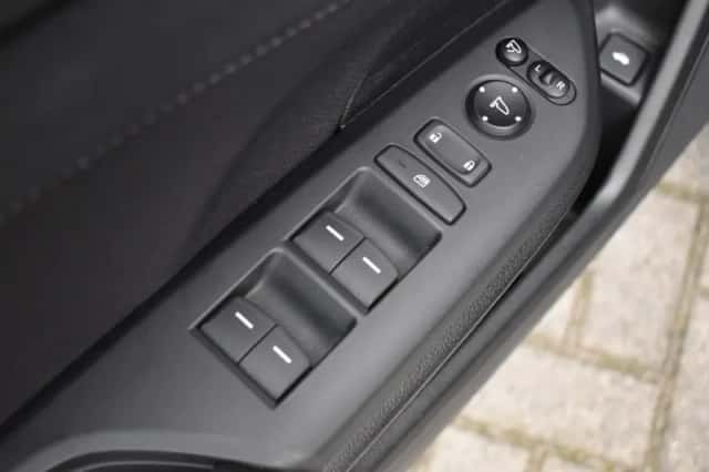 Honda Civic (2018) thumbnail 5