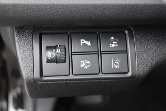 Honda Civic (2018) thumbnail 6