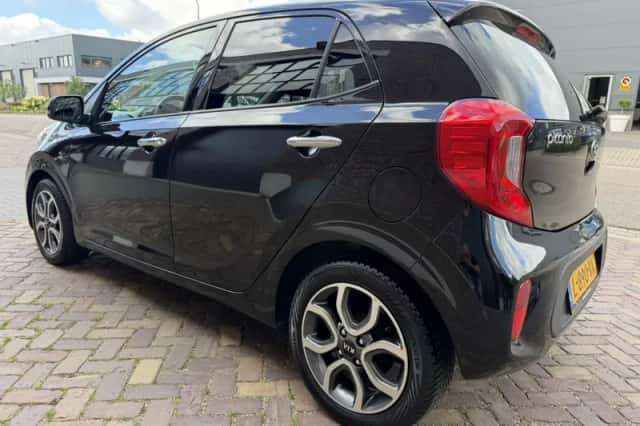 Kia Picanto (2022) thumbnail 2