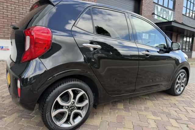 Kia Picanto (2022) thumbnail 2